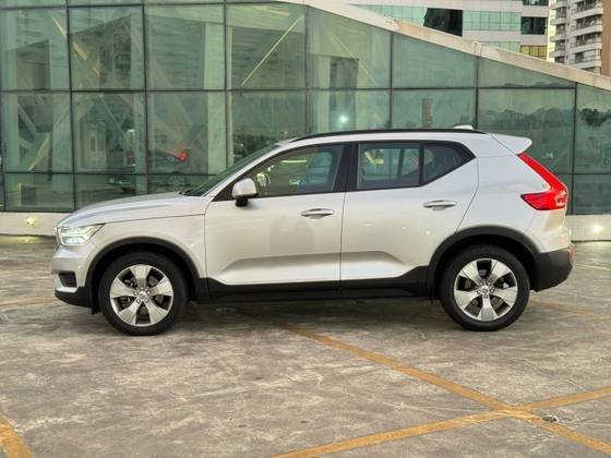 VOLVO XC40 2019