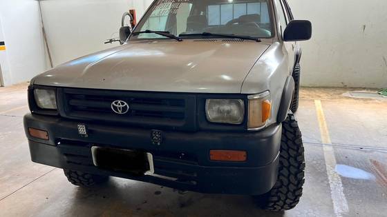 TOYOTA HILUX 1997