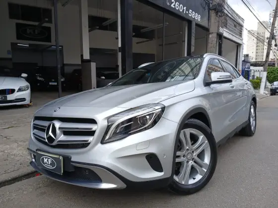 MERCEDES-BENZ GLA 250 2015