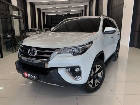 TOYOTA HILUX SW4 2019