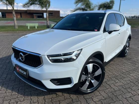 VOLVO XC40 2020