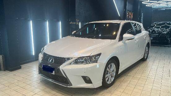 LEXUS CT200H 2017