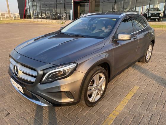 MERCEDES-BENZ GLA 200 2017