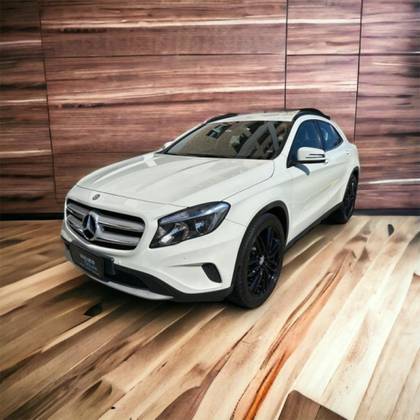 MERCEDES-BENZ GLA 200 2016