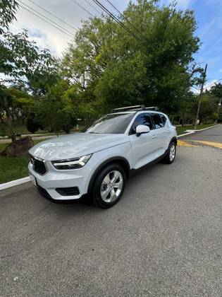 VOLVO XC40 2020