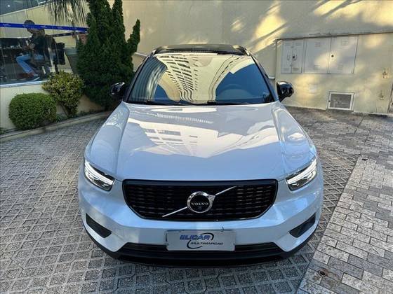 VOLVO XC40 2020