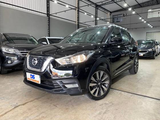 NISSAN KICKS 2017