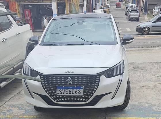 PEUGEOT 208 2024