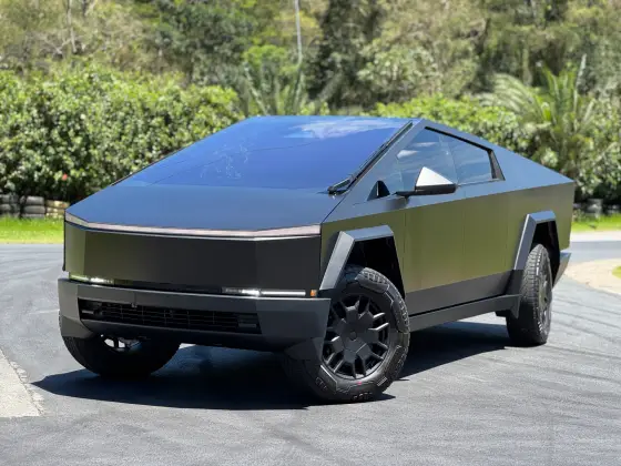 TESLA CYBERTRUCK 2024