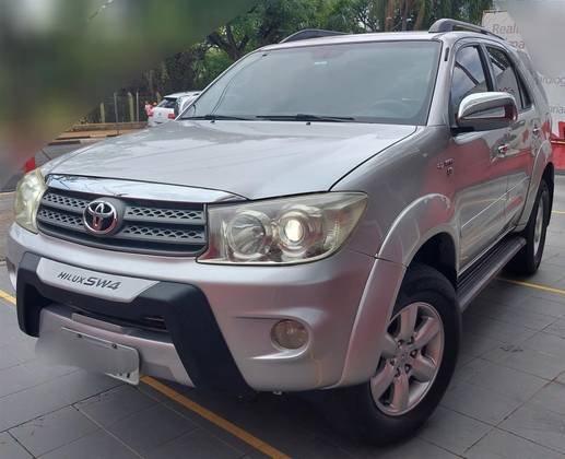 TOYOTA HILUX SW4 2010