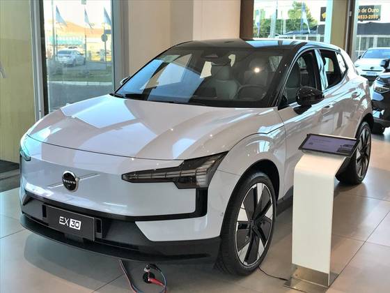 VOLVO EX30 2024