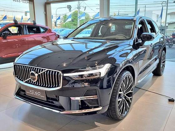 VOLVO XC60 2024