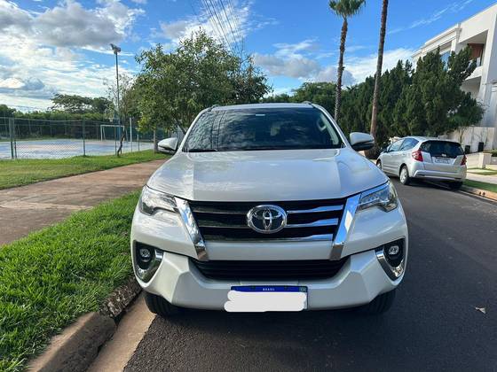 TOYOTA HILUX SW4 2020