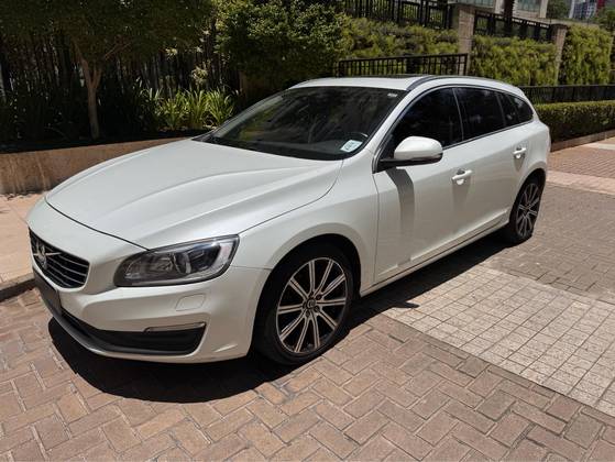 VOLVO V60 2016