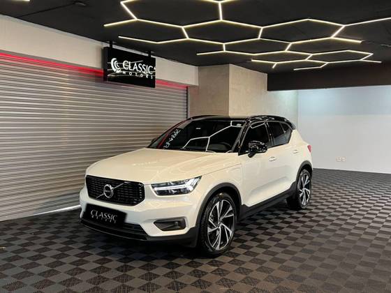 VOLVO XC40 2021