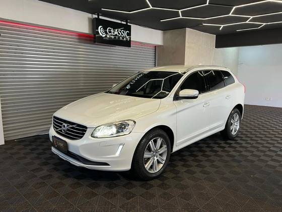 VOLVO XC60 2017