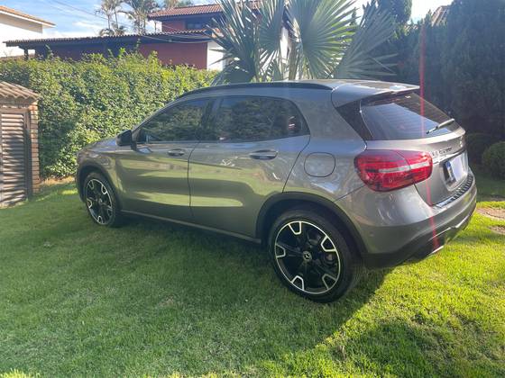 MERCEDES-BENZ GLA 200 2019