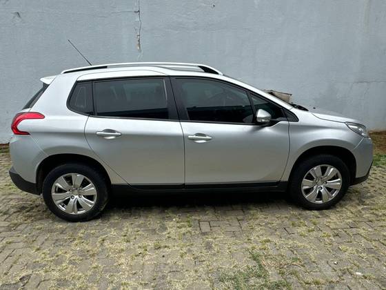 PEUGEOT 2008 2017