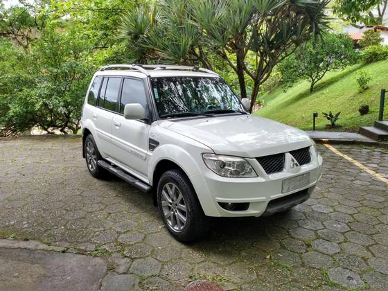MITSUBISHI PAJERO TR4 2015