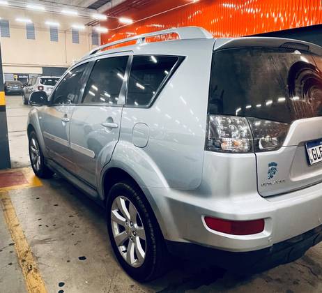 MITSUBISHI OUTLANDER 2011