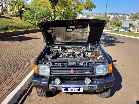 MITSUBISHI PAJERO 1993