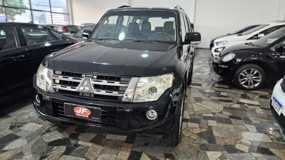 MITSUBISHI PAJERO FULL 2013