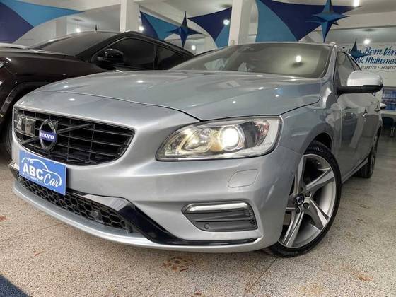 VOLVO V60 2016
