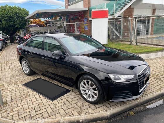 AUDI A4 2018