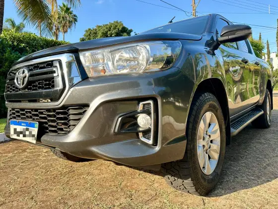 TOYOTA HILUX 2020