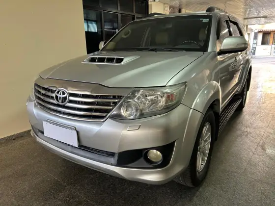 TOYOTA HILUX SW4 2012