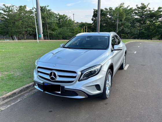 MERCEDES-BENZ GLA 200 2017