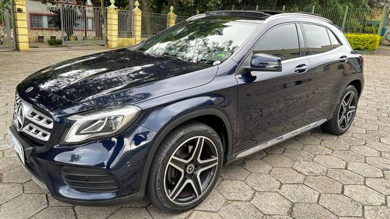 MERCEDES-BENZ GLA 250 2019