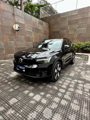 VOLVO XC40 2023