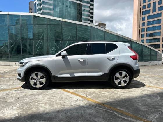 VOLVO XC40 2020