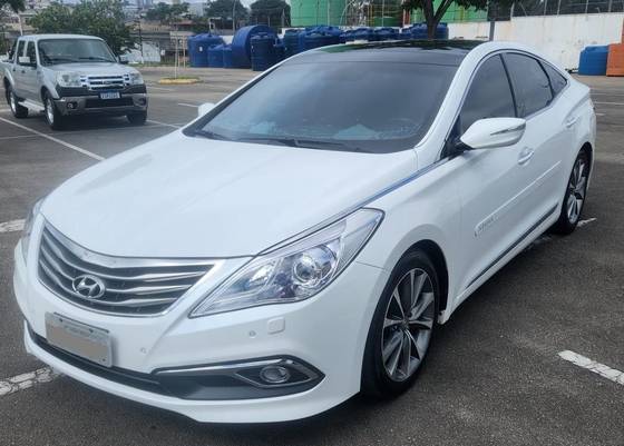 HYUNDAI AZERA 2015
