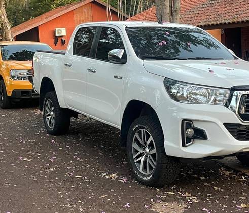 TOYOTA HILUX 2019