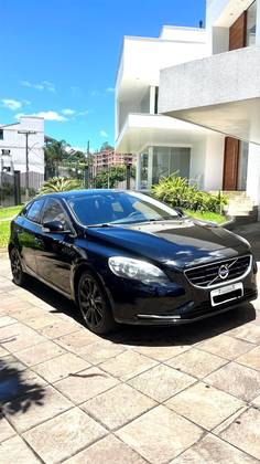 VOLVO V40 2015