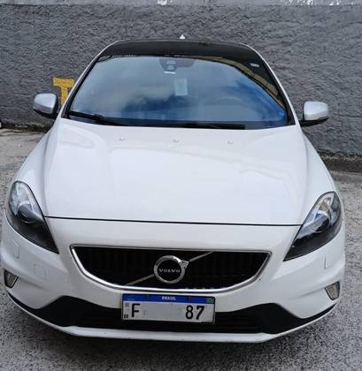 VOLVO V40 2015