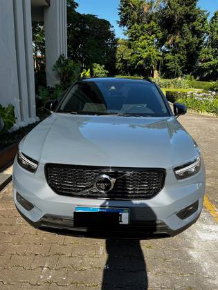 VOLVO XC40 2022