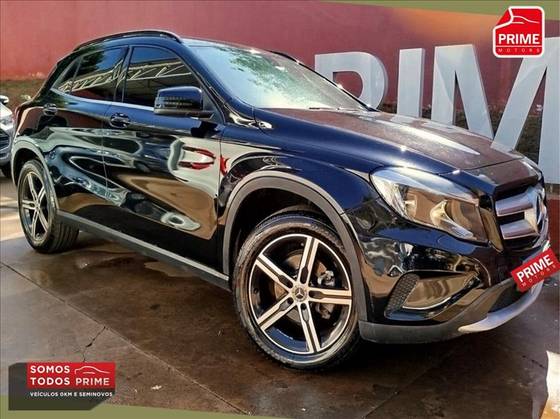 MERCEDES-BENZ GLA 200 2016
