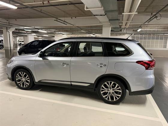 MITSUBISHI OUTLANDER 2016