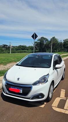 PEUGEOT 208 2018