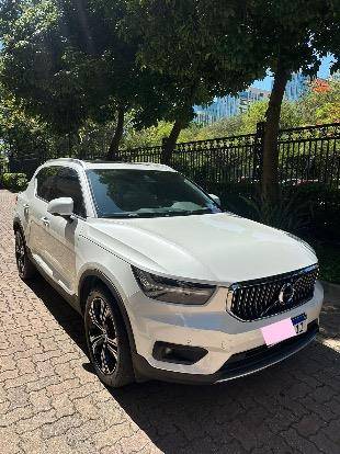 VOLVO XC40 2022
