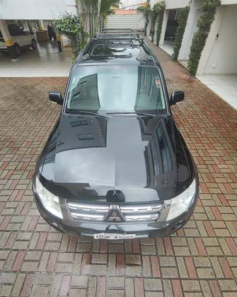 MITSUBISHI PAJERO FULL 2012