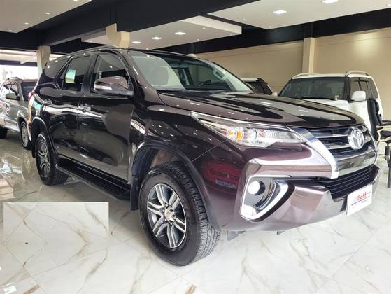 TOYOTA HILUX SW4 2018