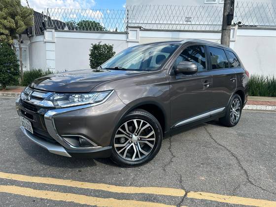 MITSUBISHI OUTLANDER 2018