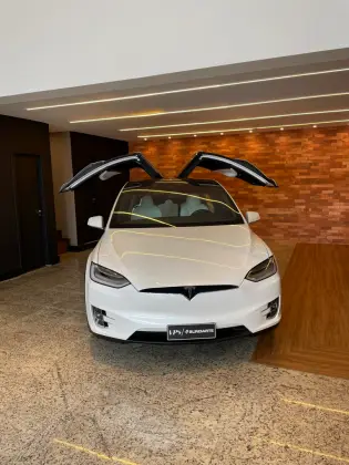 TESLA MODEL X 2020
