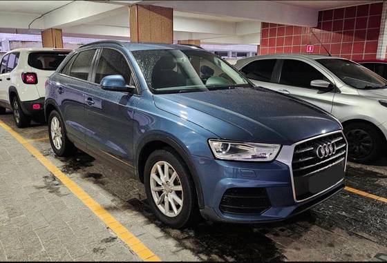 AUDI Q3 2017