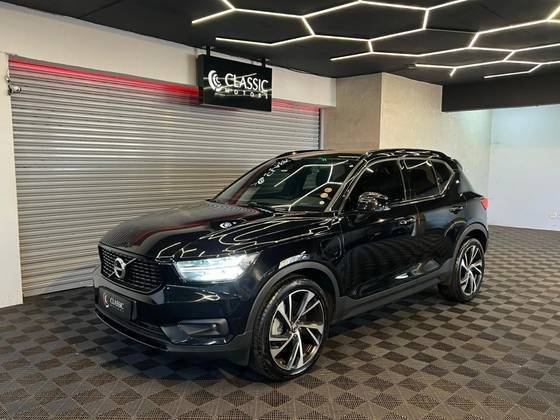 VOLVO XC40 2021