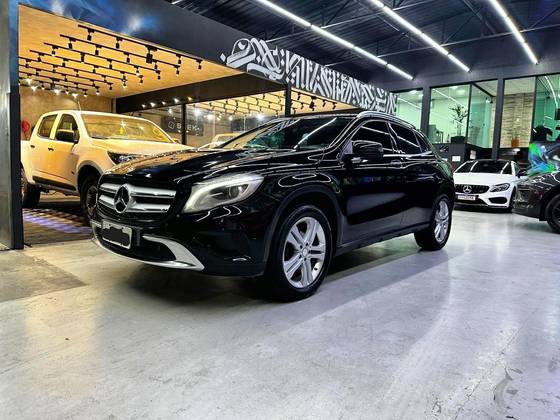 MERCEDES-BENZ GLA 200 2017